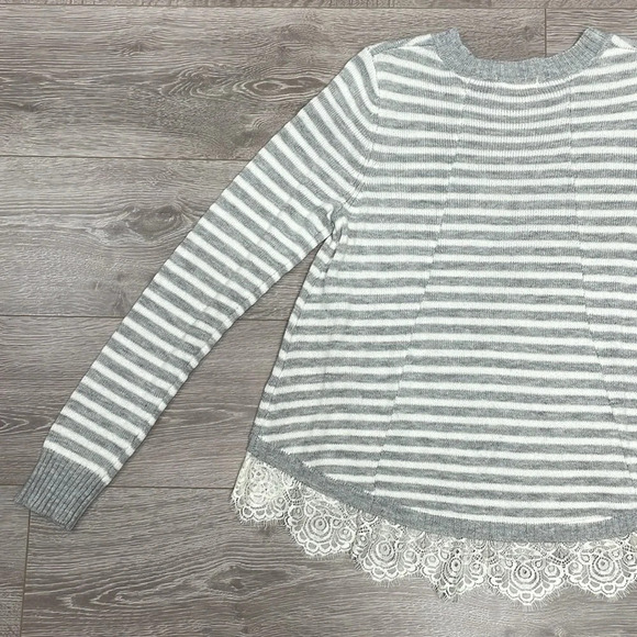 So Striped Long Sleeve Sweater Lace Hem L - Picture 14 of 15
